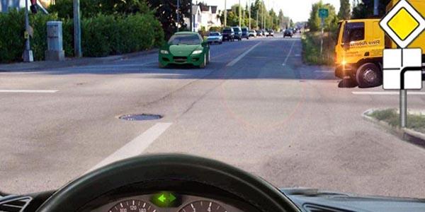 سوال 58: تردد در کدام مسیر مجاز است؟