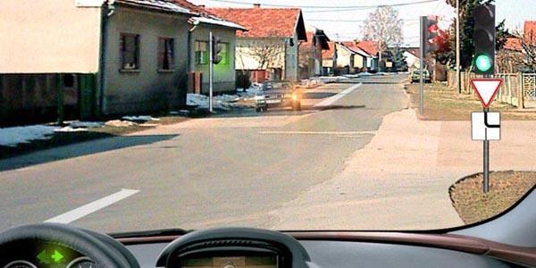 سوال 59: راننده هنگام ورود به محوطه همجوار حق تقدم کدامیک را باید رعایت کند؟