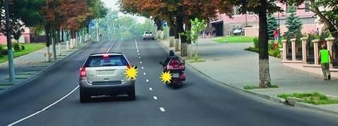 سوال 66: معبری که از طریق آن به تقاطع نزدیک می .در تقاطع مسیر حرکت دورانی منظور شده است هنگام ورود به تقاطع برای گردش الزاما ً کدام خط عبور را باید .شویم دو خط عبور دارد اختیار کنید؟