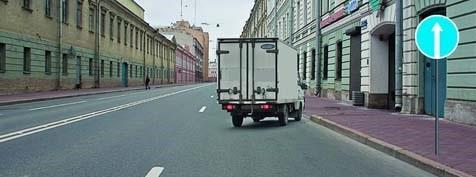 سوال 104: کدام راننده باید حق تقدم را رعایت کند؟