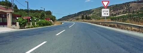 سوال 369: تردد خودرو سواری سبک در کدام مسیر مجاز است؟