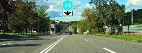 سوال 371: عالمت رانندگی زیر درباره چه چیزی هشدار می دهد؟ )1توقف مطلقا ً ممنوع(ایستادن ممنوع . ورود به محوطه تقاطع ممنوع است اگر جلوتر در مسیر تردد ترافیک ایجاد شده که راننده را .