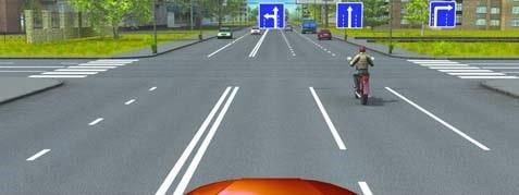 سوال 384: این عالمت جاده ای درباره چه چیزی هشدار می دهد؟