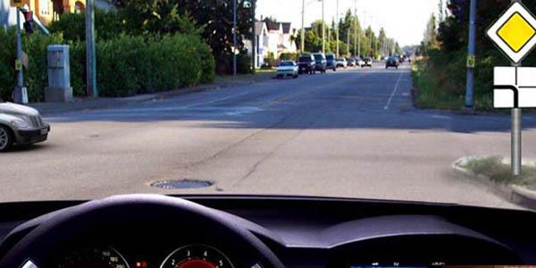 سوال 325: آیا توقف در محل یاد شده مجاز است؟