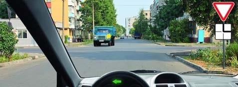 سوال 503: در چه صورت راننده مجبور به عدم ایجاد مانع برای عابرین پیاده است؟