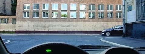 السؤال 511: أثناء فترة اليوم غير المضيء بسبب الطين (عندما ل يتمكن السائق من تحديد سطح الطريق :ول توجد دلئل على وجود ميزة إذن )والثلجوج وما إلى ذلك