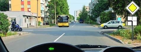 Question 539: If the right arm of the traffic constable is extended forward, the movement of non-rail vehicles on the left side is allowed: