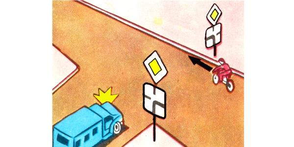 سوال 468: آخرین خودرویی که از تقاطع عبور خواهد کرد کدام است؟