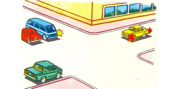 سوال 472: راننده کدام وسیله نقلیه دارای حق تقدم برای عبور است؟