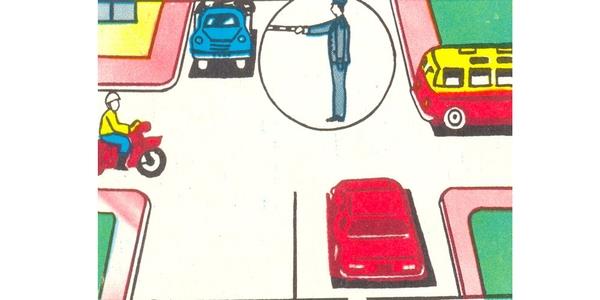 سوال 557: راننده در چه مسیری از این وضعیت می تواند به تردد ادامه دهد؟