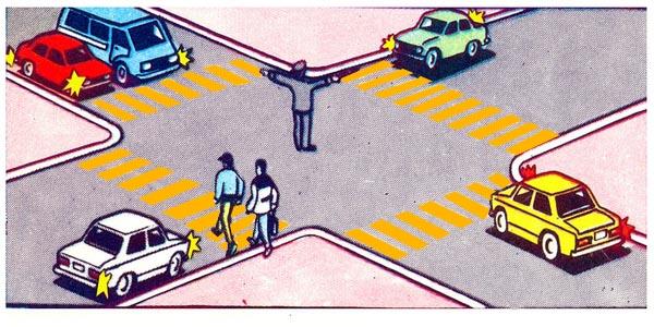 سوال 563: کدامیک از رانندگان حق عبور در مسیر مستقیم را دارد؟