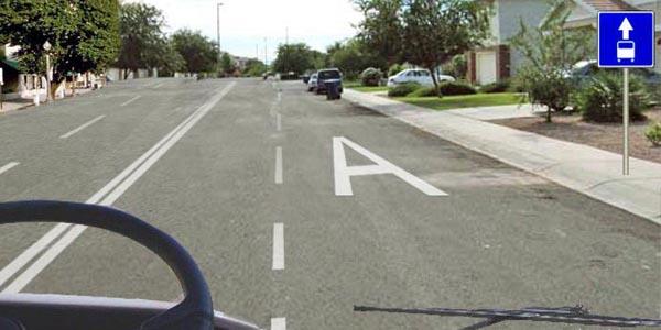 سوال 684: چنانچه تردد از محل تقاطع هم سطح با راه آهن ممنوع است و چراغ راهنمایی ،عالیم جاده ای و خط کشی وجود ندارند ،در این صورت راننده باید کجا بایستد؟