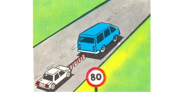 السؤال 793: ما هي السرعة القصوى المسموحة لقيادة باصات النقل بين المدن خارج األماكن السكنية؟
