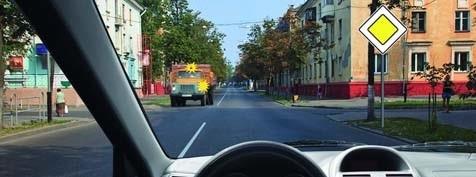 السؤال 968: في حالة فقدان وعي المصاب مع وجود التنفس أو الدورة الدموية ،في أي وضعية يجب وضع المصاب في الفراش لتقديم اإلسعافات األولية؟