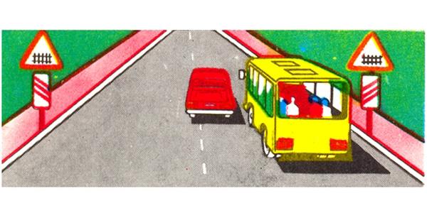 سوال 869: نمی )اخطاری(در کدام حالت مقررات راننده اتوبوس را مجبور به دادن عالمت هشدار دهنده کنند؟